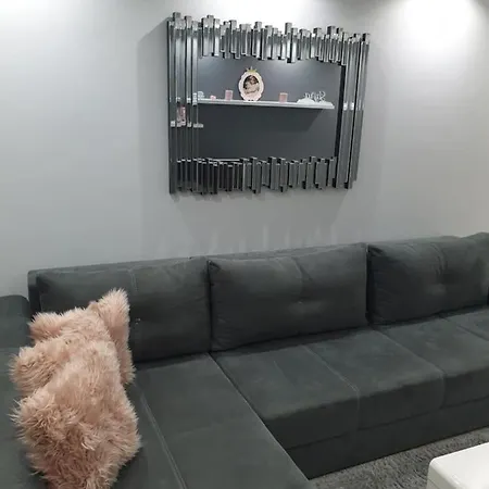 Apartamento Sajra *
